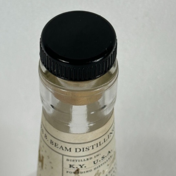 Basil Hayden Kentucky Bourbon Whiskey 750 ml bottle (empty) - Picture 10 of 14